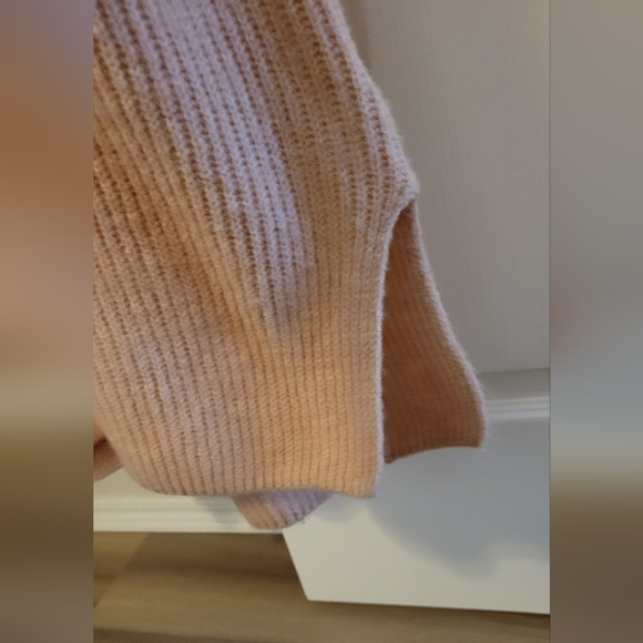 Blush Pink Open Back Sweater - Size M - Picture 3 of 5